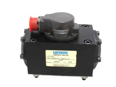 NEW VICKERS 689951 DIRECTIONAL VALVE SM4-40(40)151-200/15-10