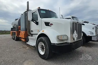 Used 2015 PETERBILT 567 Tractors & Trailers Texas US | Roll Off Truck World #1486374