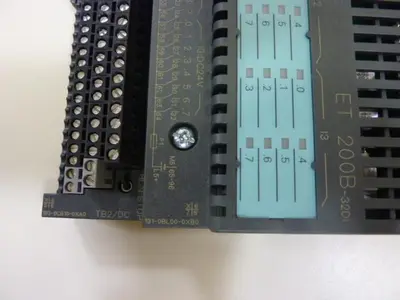 USED SIEMENS ET 200B-32DI