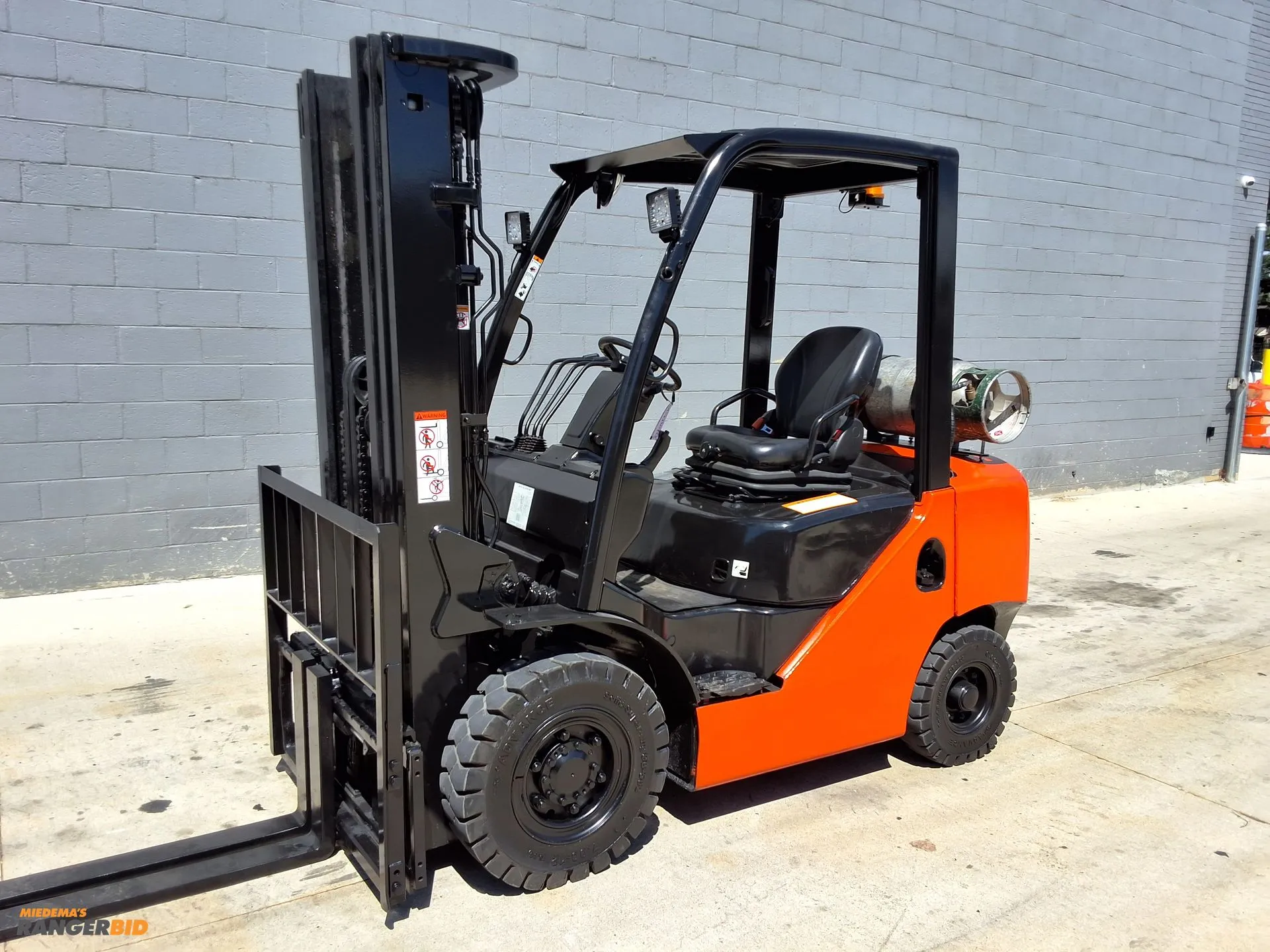 Used 2022 HANGCHA 5,000LBS CAPACITY, PNEUMATIC TIRE Internal Combustion Forklifts: Pneumatic Tire Michigan US | Miedema Asset Management Group #1263958