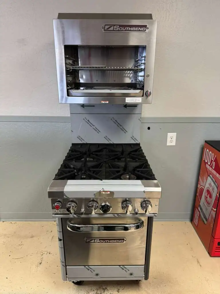 New | in-Stock Southbend Unused 24" Southbend 4241E NG Range with a Southbend P24-CM-R NG Cheese Melter Commercial Ranges Illinois US | Falcon Restaurant Supply #1373769