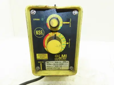LMI Milton Roy A153-392SI Chemical Metering Dosing Pump 3.8 LPH 230V