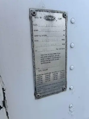 1996 Strick 28 ft Dry Van Trailer - Roll up Door, Liftgate