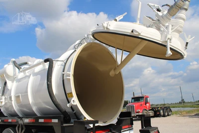 Used 2020 INTERNATIONAL MV Septic/Sewer/Vacuum Trucks Texas US | Roll Off Truck World #1491806