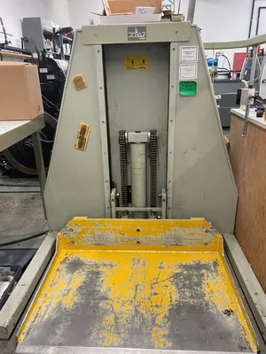 1990 POLAR 92 EMC Cutter | M3 Graphic Machinery (2)