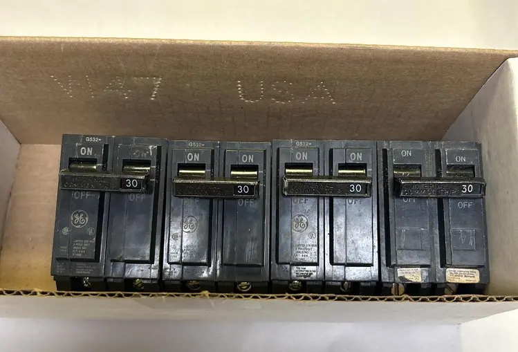 Used GE THQB2130 Miscellaneous Equipment (Electrical & Power) | Surplus Asset Holdings #1199281