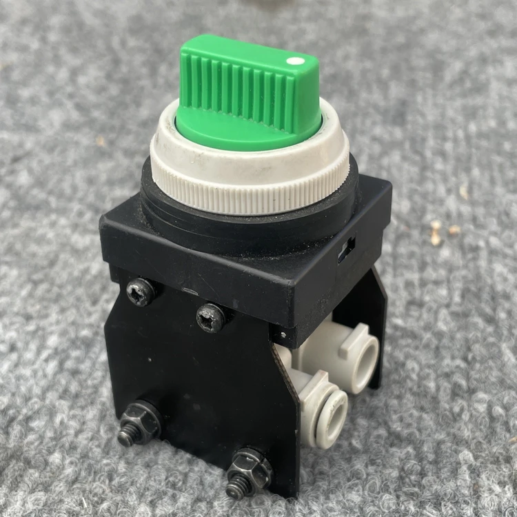New | in-Stock SMC VM151-01-35RA Parts (Hydraulics and Pneumatics) California US | Davliegogo LLC #1705639