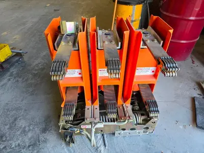 Used _UNKNOWN_ _UNKNOWN_ Circuit Breakers Indiana US | Myron Bowling Auctioneers Inc #1503987