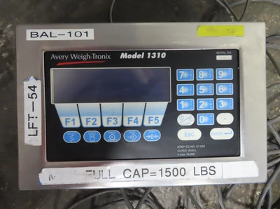 Avery Weigh-Tronix Scale, 5' x 5'