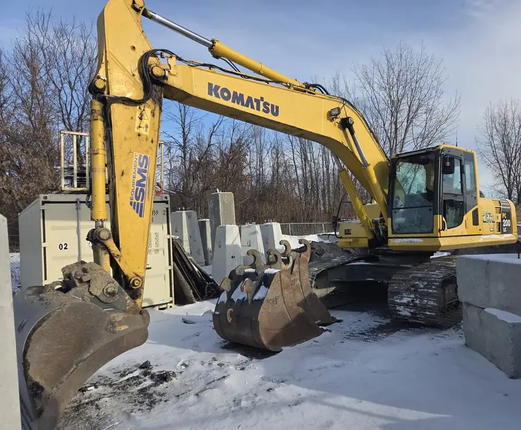 Used 2018 KOMATSU PC200LC-8 Excavators British Columbia CA | Lenmark #836601