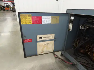 Hobart 725C324 Forklift Battery Accu-Charger 48V 601-725Ah 145A 208/240/480V 3Ph