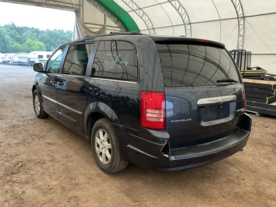 USED 2009 CHRYSLER TOWN AND COUNTRY