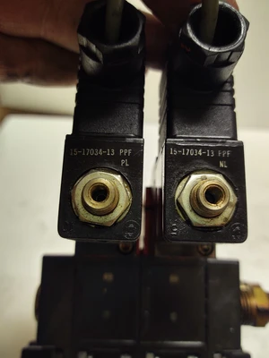 USED Versa CUST-C7BOTTOM-P220-000328