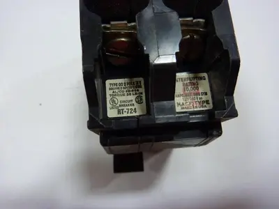 USED SQUARE D QO220