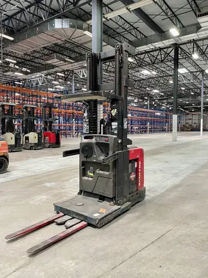 Used 2012 RAYMOND 550-OPC30TT Order Pickers Texas US | TB Forklifts #1274905