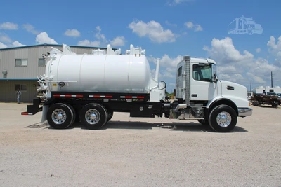 Used 2019 VOLVO VHD64B200 Septic/Sewer/Vacuum Trucks Texas US | Roll Off Truck World #1492002