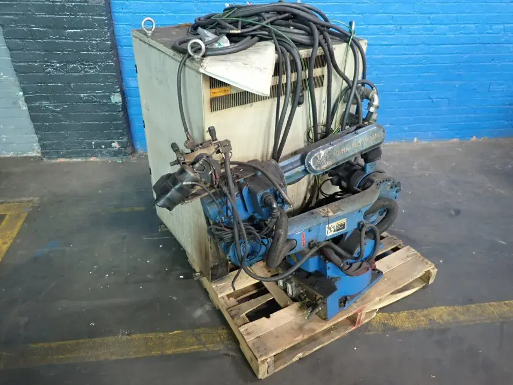 USED 2010 YASKAWA MOTOMAN MH6