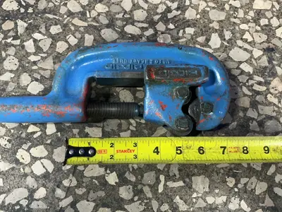 Used _UNKNOWN_ _UNKNOWN_ Hand Cutters Ohio US | HGR 24 #1370375