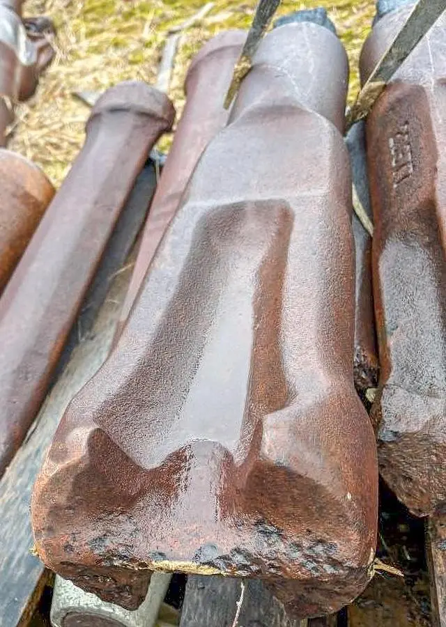 Used AFTERMARKET 7-1/2" X 27" CABLE TOOL CHISEL BIT – 2-1/4 X 3-1/4-7 API PIN (PIN UP) Drills Pennsylvania US | East West Machinery & Drilling #1417985