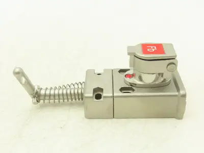 Allen Bradley 440T-MSALE10FB Guardmaster Trapped Key Interlock Switch No Key