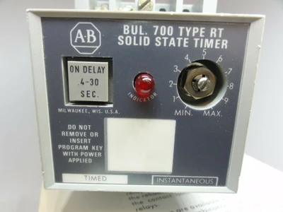 NEW ALLEN BRADLEY 700-RT00C110A1