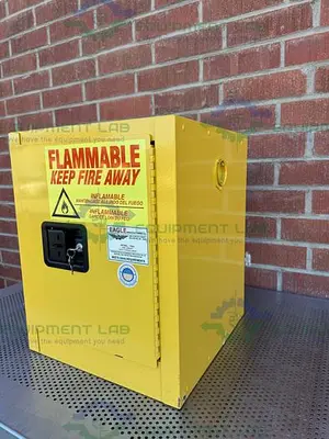 USED EAGLE 1904 4 GALLON FLAMMABLE LIQUID STORAGE CABINET W/ SOFT CLOSE DOOR, KEY