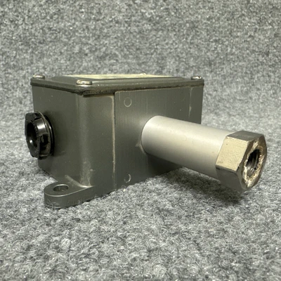 Used United Electric Controls J6-354 Pressure Switches California US | Davliegogo LLC #1708158