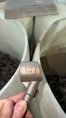 4 barrels of 1/2" Klein Hickey Heads, quantity approx 2533