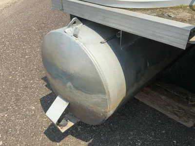 1998 Manitou Unknown 20' Pontoon Boat