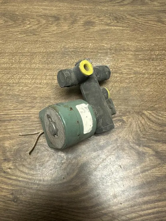New | in-Stock ASCO 8300C61U Solenoid Valves | Surplus Asset Holdings #1217480