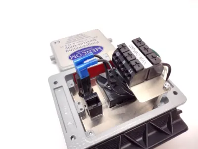 DCH1-RJ45-R-32 | Mencom  Panel Interface Connector With China 10AMP Outlet RJ45 3A - New Other