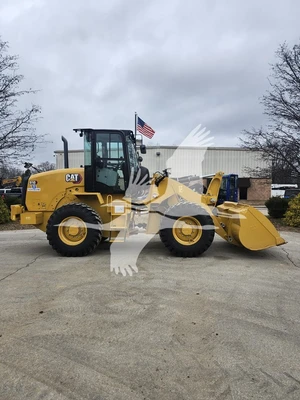 USED 2024 CATERPILLAR 910