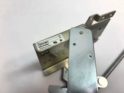 USED ALLEN-BRADLEY DISCONNECT HANDLE AND MECHANISM