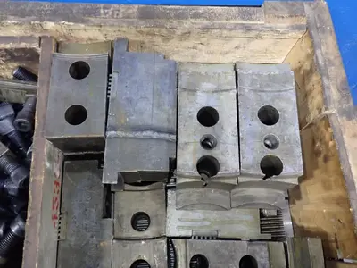 Chuck Jaws