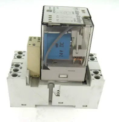 USED ALLEN BRADLEY 700-HA32Z24 / 700-HN204