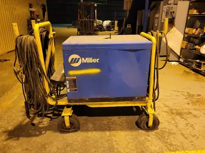 USED MILLER DIMENSION 652