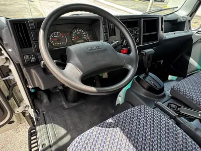Used 2023 ISUZU NPR HD Box trucks Florida US | Truck and Van Outlet #1509136