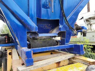 USED 2003 CANAMERICAN STONE SPREADER SOIL KING XL19