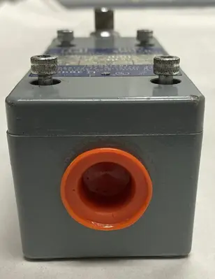 New | in-Stock SQUARE D BR53B2 Miscellaneous Equipment (Electrical & Power) | Surplus Asset Holdings #1188343