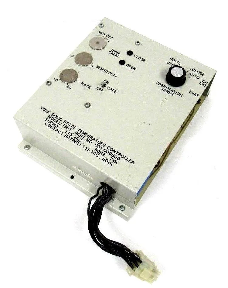 USED JOHNSON CONTROLS 031-00080D TEMPERATURE CONTROLLER 03100080D