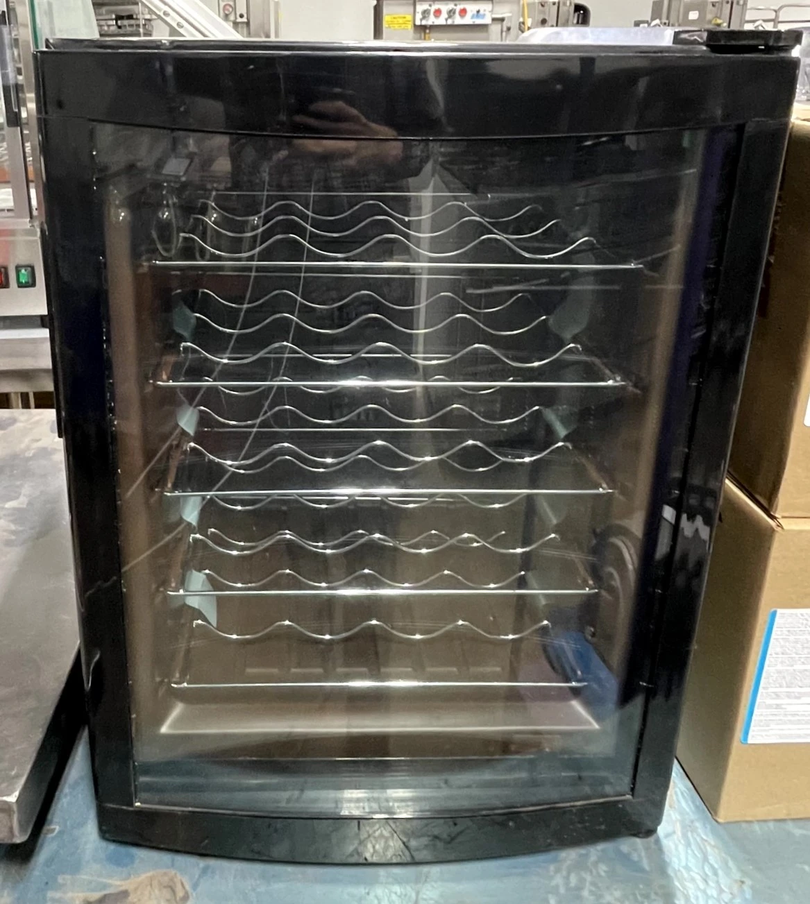 72-0421 Franklin FWC20TC Thermoelectric Wine Cellar