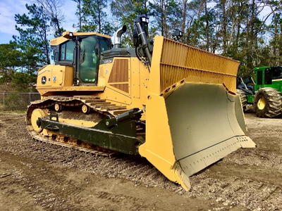 USED 2017 Deere 1050K