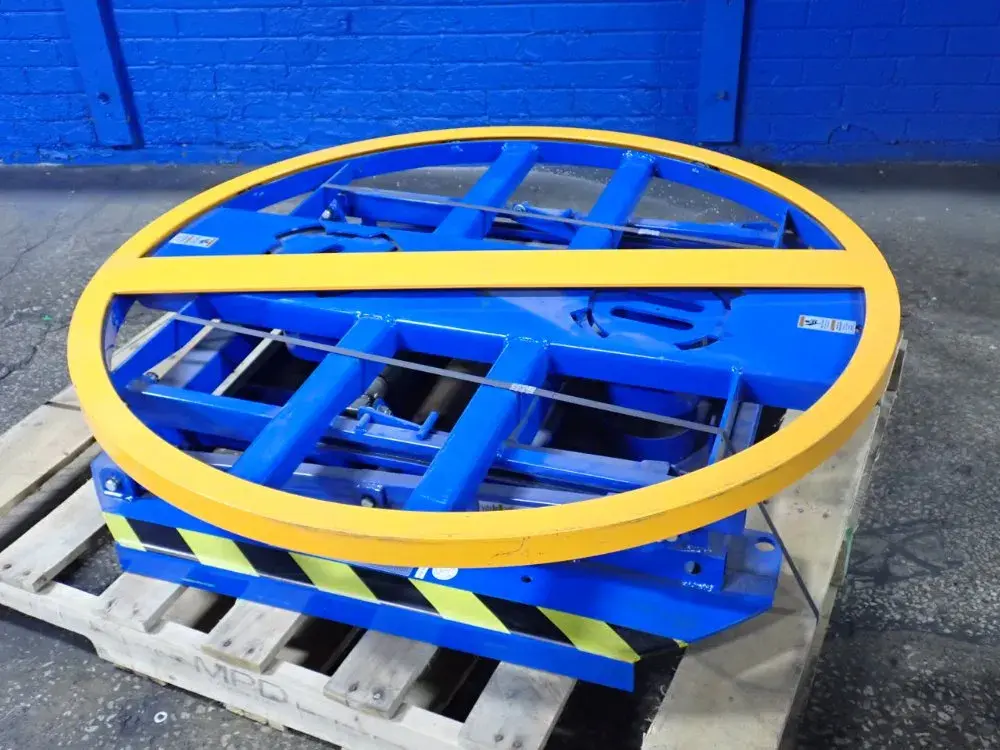 Global Industrial 44” Spring-actuated Pallet Positioner