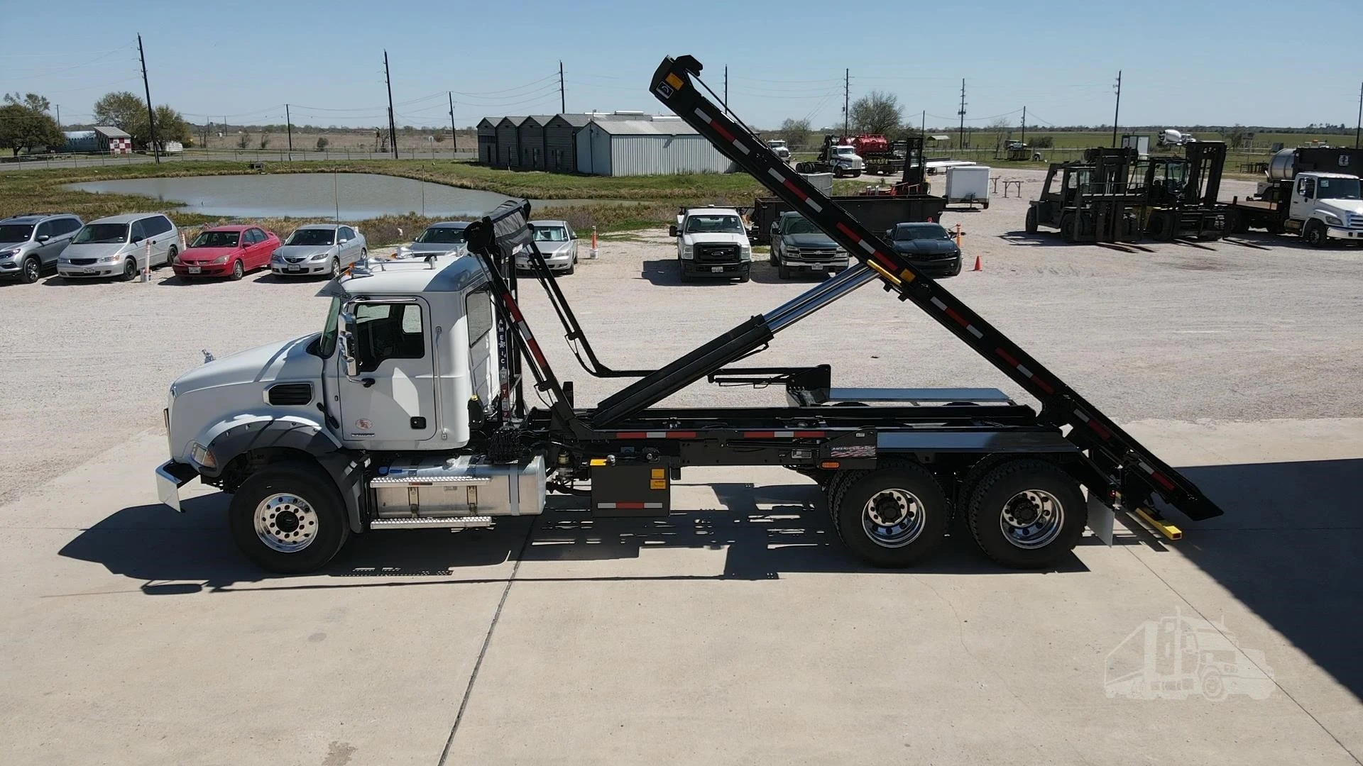 New | in-Stock 2025 MACK GRANITE 64BR Rolloff Trucks Texas US | Roll Off Truck World #1491930