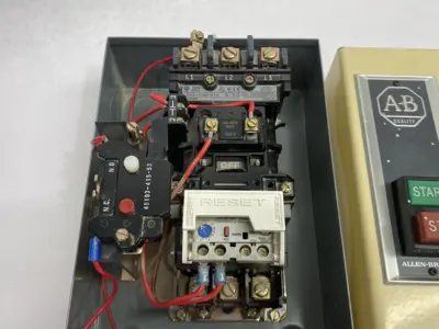 USED ALLEN-BRADLEY SER. B FULL-VOLTAGE MAGNETIC MOTOR CONTROLLER 3-PH