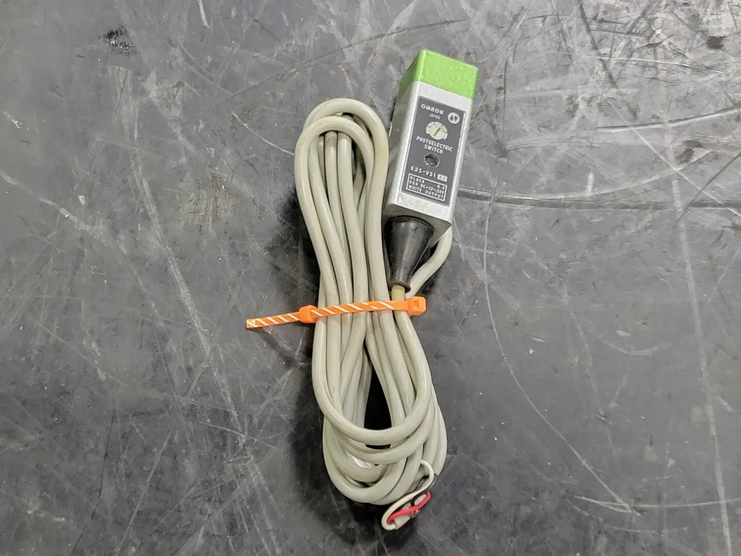 USED OMRON E3S-VS1-E1