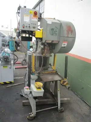 Used BENCHMASTER _UNKNOWN_ O.B.I. Presses California US | TNT Industrial #1082806
