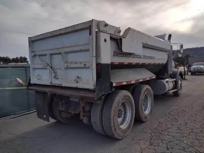 USED 1995 KENWORTH T800