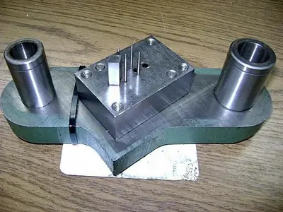 1631-390 Stamping Press Tool And Die To Make Diamond  (Pitch .470)