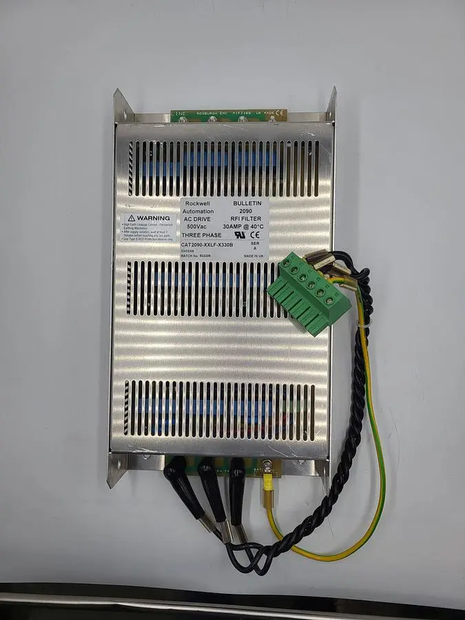 USED ROCKWELL AUTOMATION ROCKWELL AUTOMATION 2090-XXLF-X330B (SER A) AC DRIVE W/ 6 PIN PATCH CORD